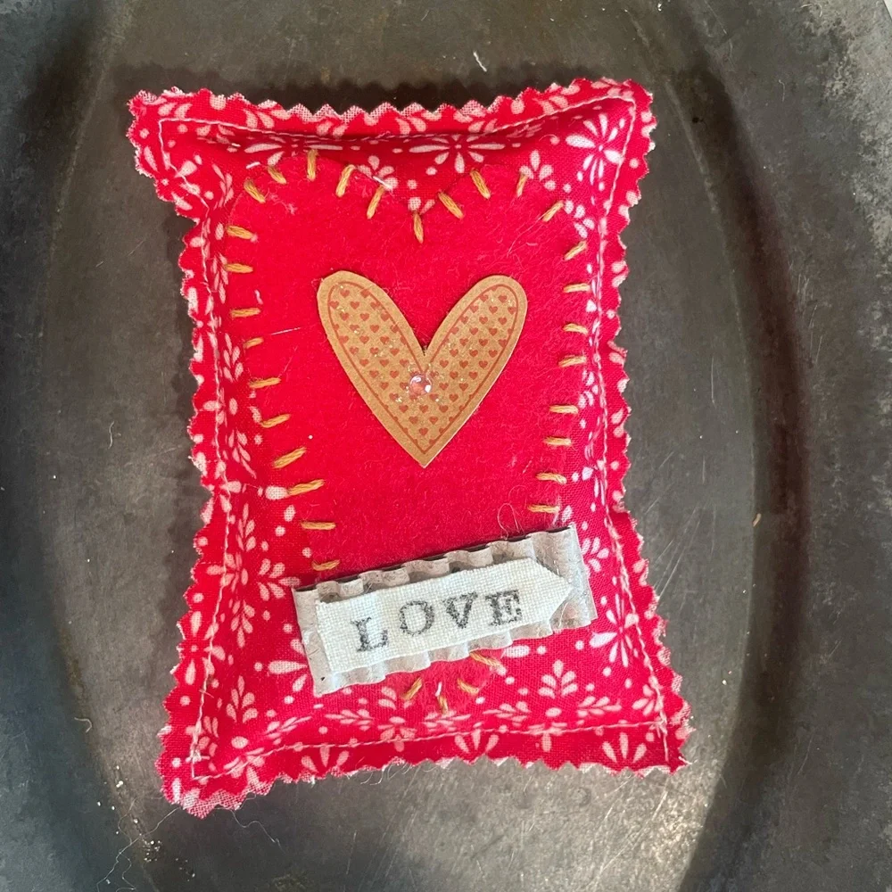 Valentine Heart Bowl Fillers New - Picture 3 of 6